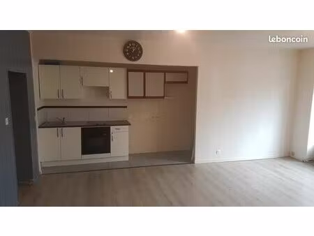 t3 loué 72 9 m² - entrée indépendante + cour - opportunité