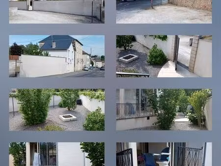 maison de ville avec courette et place de stationnement