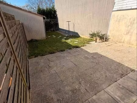 maison de ville 70 m2  jardin  terrasse et garage - buxerolles