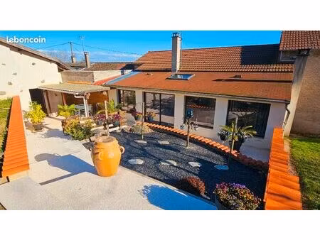 charmante maison au calme avec dépendances et 6000 m² de terrain
