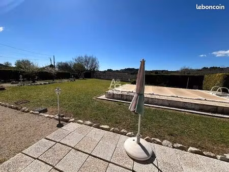 villa 4 pièces 80 m²