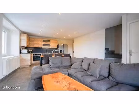 location f4 duplex meublé tout confort 133 m² + grand balcon + parking + terrain