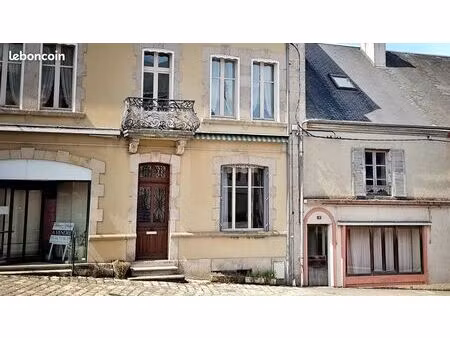immeuble 13 pièces 345 m²