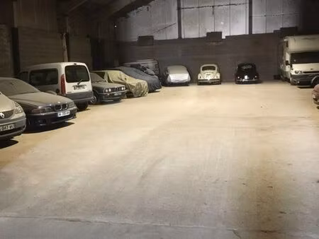 hangar/ bâtiment de stockage