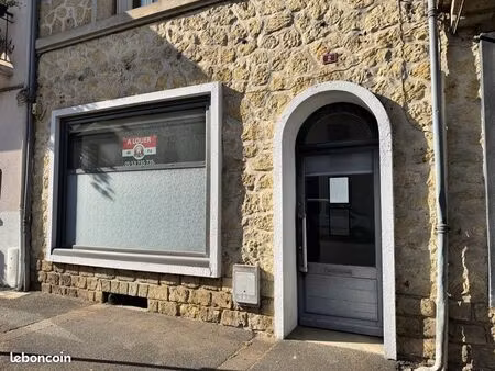 local  bureau axe passant