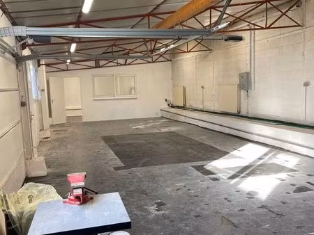 local d’activité / entrepôt 100 m² avec bureau + parking - vertou proche gare