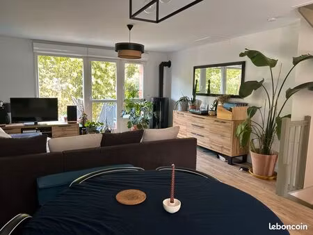maison meublée 107 m² – 3 chambres – jardin  garage + places de parking
