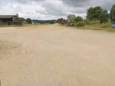 terrain constructible à vendre - avec possibilité de le diviser en plusieurs lots