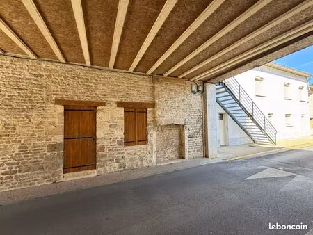 immeuble 170 m² brioux-sur-boutonne