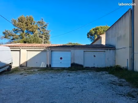 garage fermé à louer sur apt