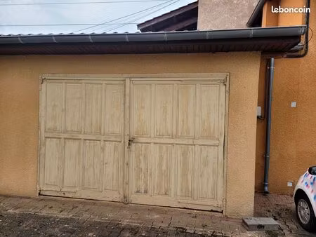 garage / espace de stockage sécurisé rn6