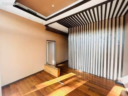 local commercial 72 m²
