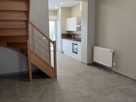 maison à louer - entièrement rénovée 97m2