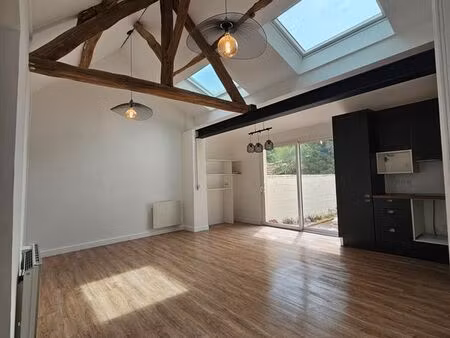 charmante maison de ville avec doubles extérieurs - proche centre ville
