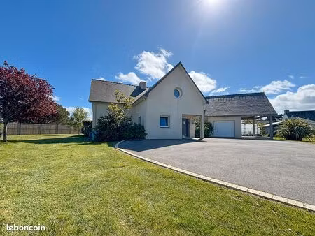 maison d’architecte 178 m² sur terrain de 1727 m2 avec vie de plain-pied  proche plages et