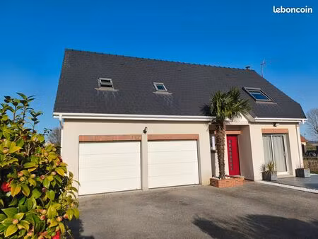 maison familiale avec double garage  jardin et terrasse