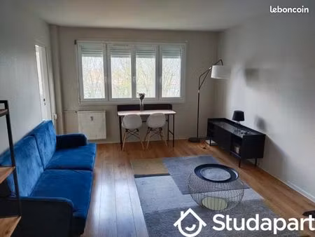 chambre 1 pièce 12 m²
