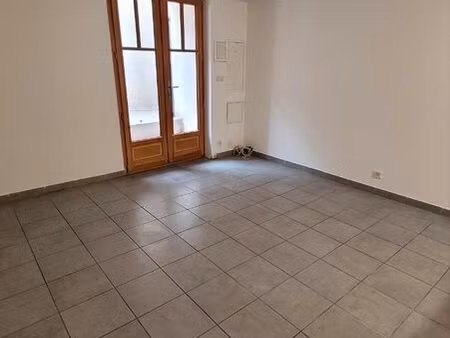 cavaillon - t2 46m2 - terrasse - centre ville