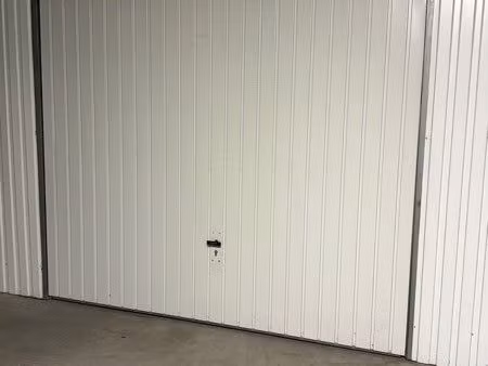 garage dans résidence