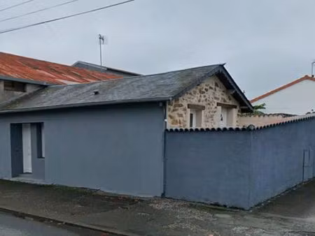 studio indépendant avec cour