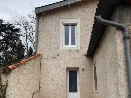 t 2 entierement renove avec jardinet