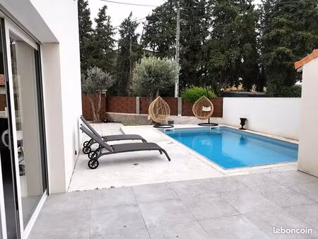 sorgues  au sud de la ville  belle villa moderne de 143 m²  4 chambres dont 2 suites  pisc