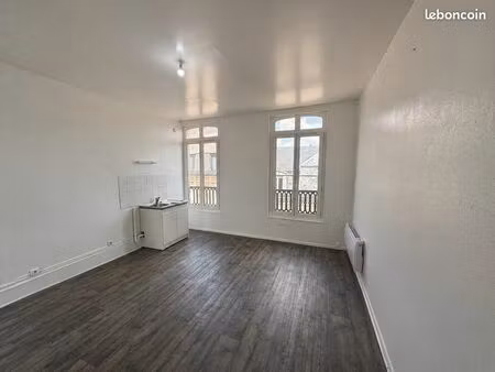 appartement f2 plein centre elbeuf