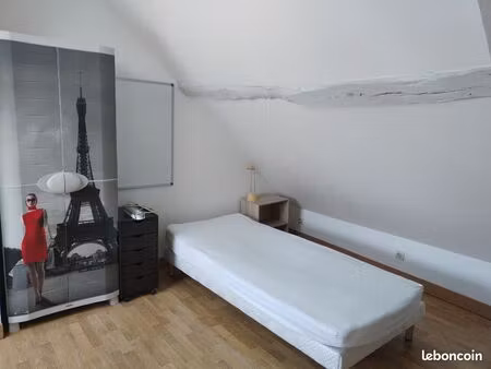 location studio meublé