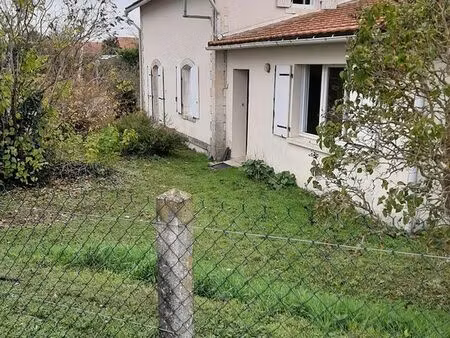 maison à la location à fors