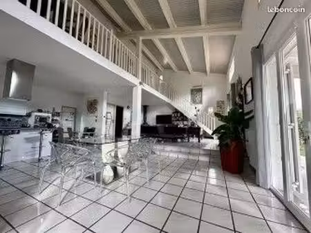 a vendre grande villa