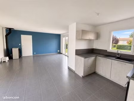 maison 4 pièces 83 m² – 3 chambres – garage – jardin clos – vouillé