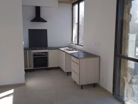t3 climatisé 72 m2 avec parking privé