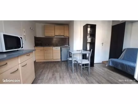 location studio meublé