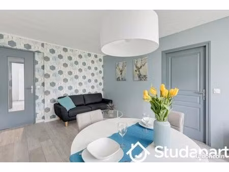 chambre 1 pièce 14 m²