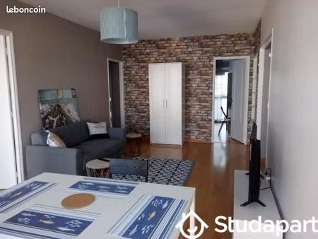 chambre 1 pièce 9 m²