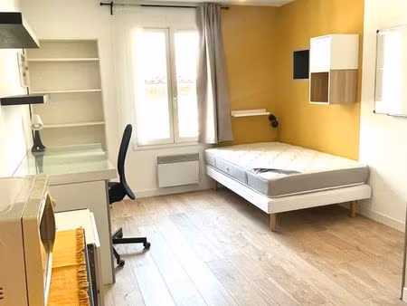 studio rénové meublé et loué 470 euros