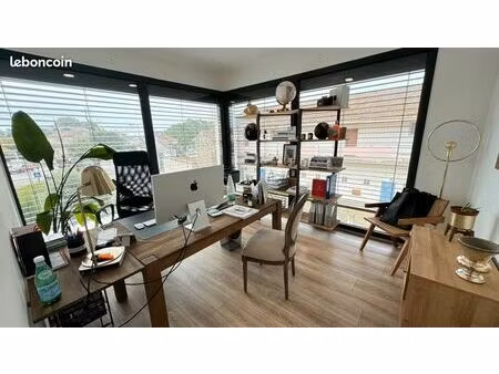 emplacement n°1 mur de bureau a vendre
