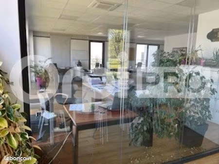 bureau 128 m²