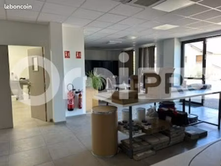 bureau 296 m²