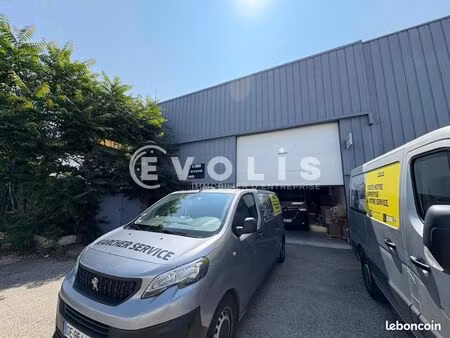 local d'activité 789 m²