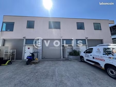local d'activité 900 m²