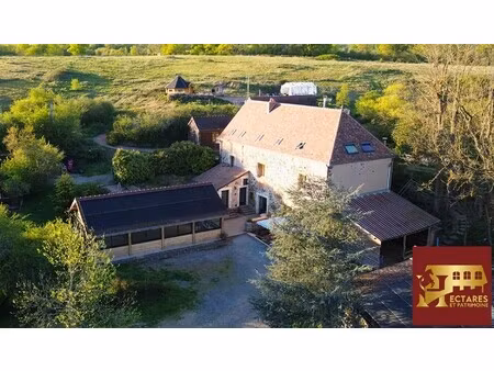 maison de luxe à vendre dans le quartier périphérique
