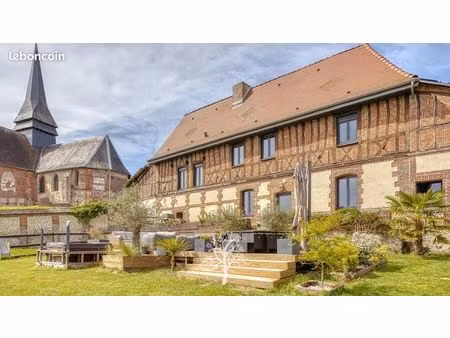 propriété 5 pièces 235 m²