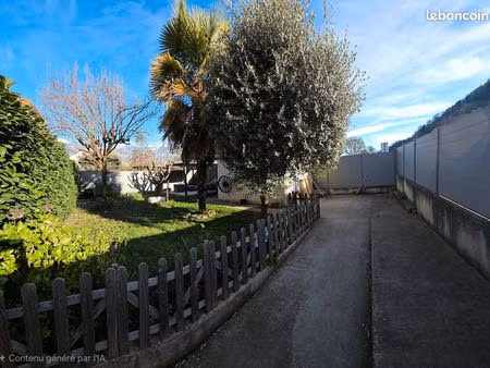 location ou colocation : maison meublée lumineuse avec grand jardin à villard-bonnot
