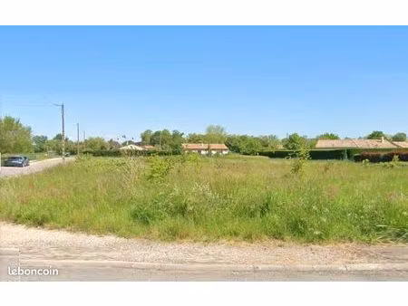 terrain 800 m² grisolles