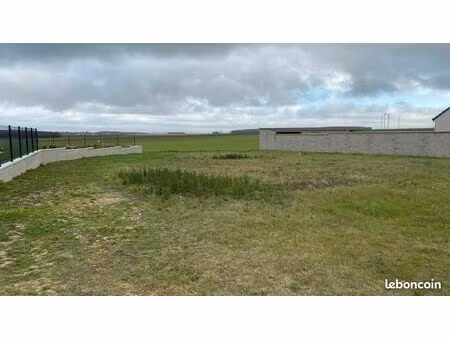 terrain 570m2 sur la commune de tréon