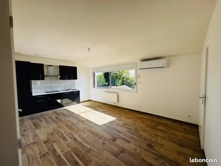 appartement t2 rénové – centre de couhé