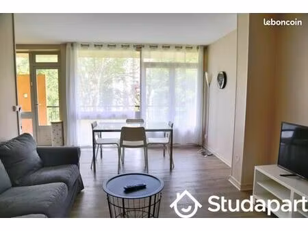 chambre 1 pièce 12 m²