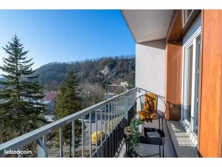 appartement 4 pièces 84 m²