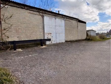 local stockage avec bureau